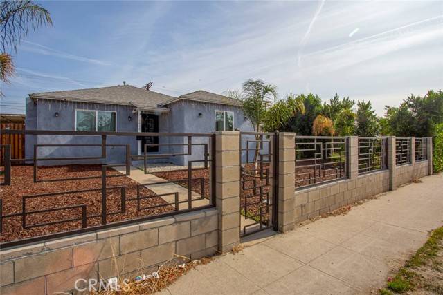 North Hollywood, CA 91605,7614 Whitsett Avenue