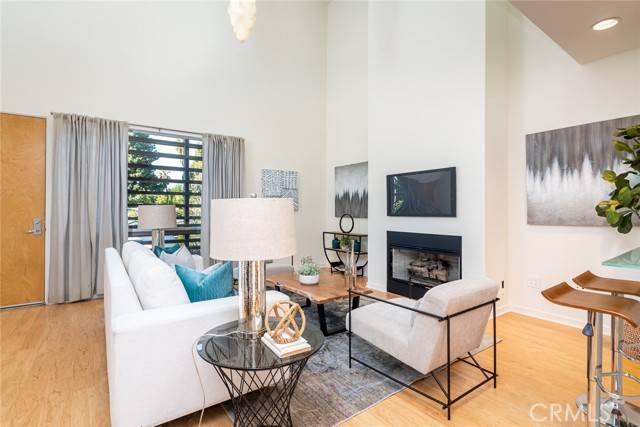 Studio City, CA 91604,4705 Whitsett Avenue #202