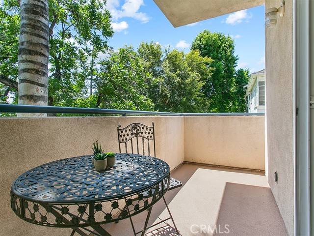 Sherman Oaks, CA 91423,4915 Coldwater Canyon Avenue #6