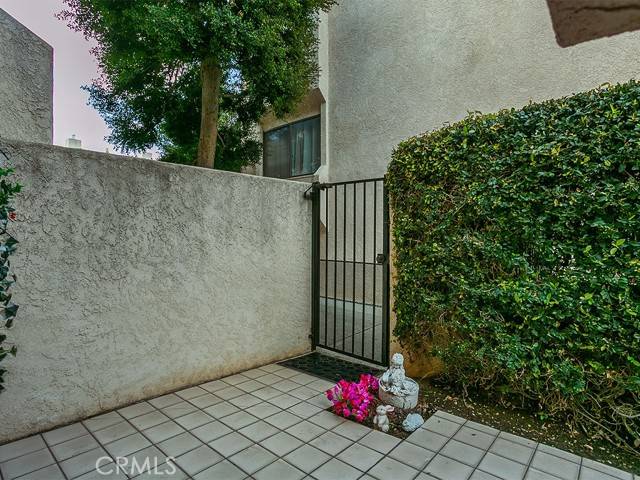 West Hills, CA 91307,7137 Shoup Avenue #33