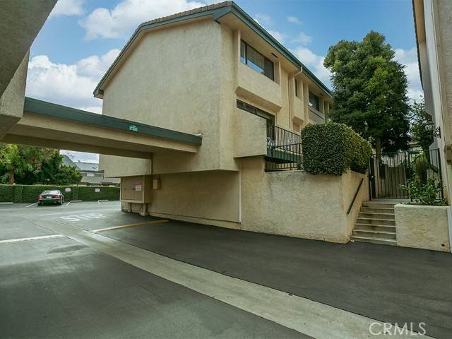 West Hills, CA 91307,7137 Shoup Avenue #33