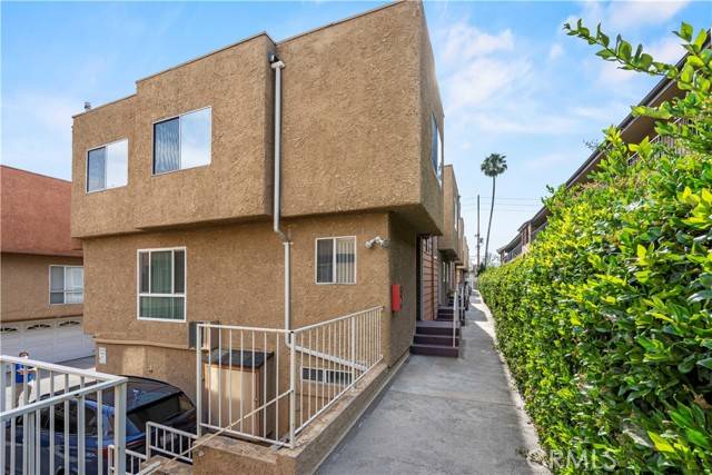 Van Nuys, CA 91405,7319 Hazeltine Avenue #15