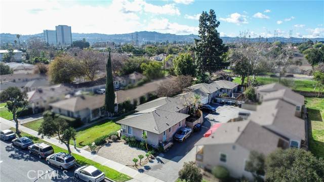 Burbank, CA 91505,633 N Rosemary Lane