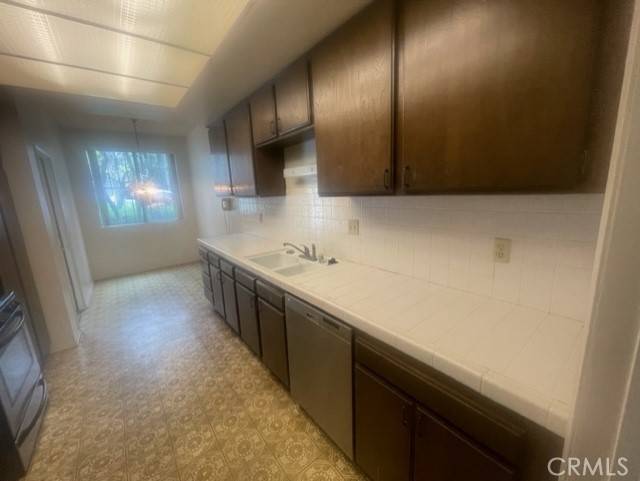 La Crescenta, CA 91214,3200 Fairesta Street #8