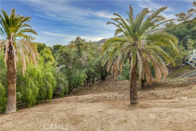 Sunland, CA 91040,8455 McGroarty Street