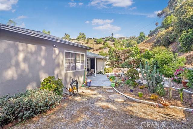 Sun Valley, CA 91352,8464 Outland View Drive