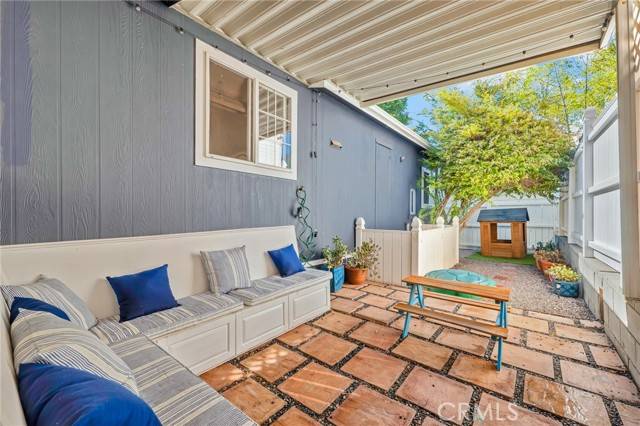 Topanga, CA 90290,1169 Aztec