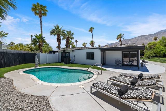 Palm Springs, CA 92262,2199 N Berne Drive