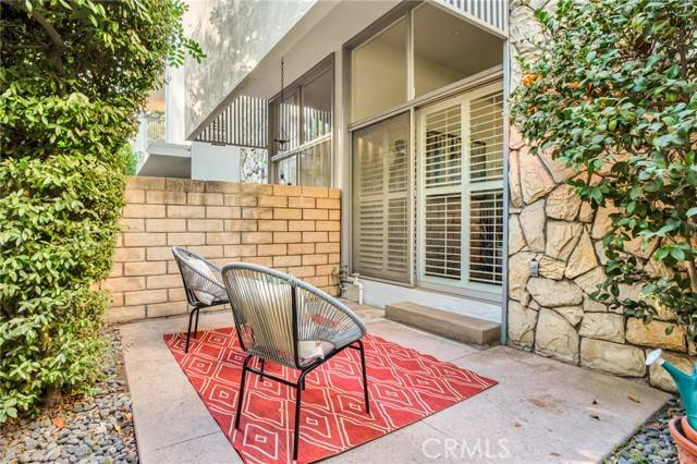 Burbank, CA 91505,4221 W Sarah Street #24