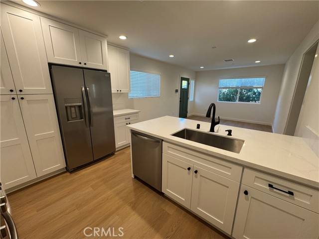 Thousand Oaks, CA 91360,1336 Calle Tulipan #C