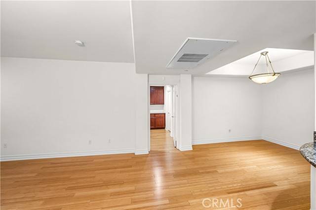 Sherman Oaks, CA 91411,15206 Burbank Boulevard #104