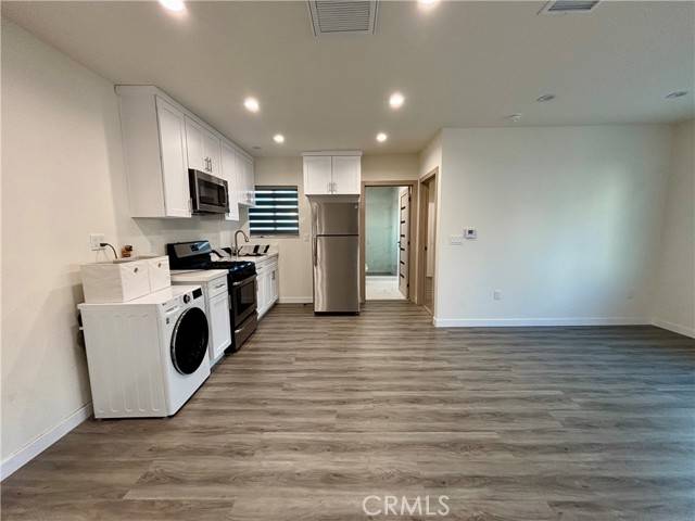 Sunland, CA 91040,10941 Oro Vista Ave.