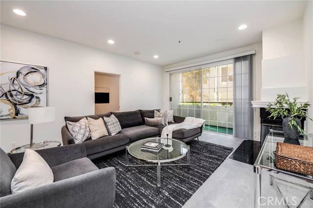 Toluca Lake, CA 91602,10824 Bloomfield Street #106