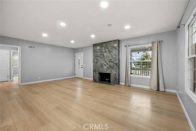 Northridge, CA 91325,18157 Osborne Street