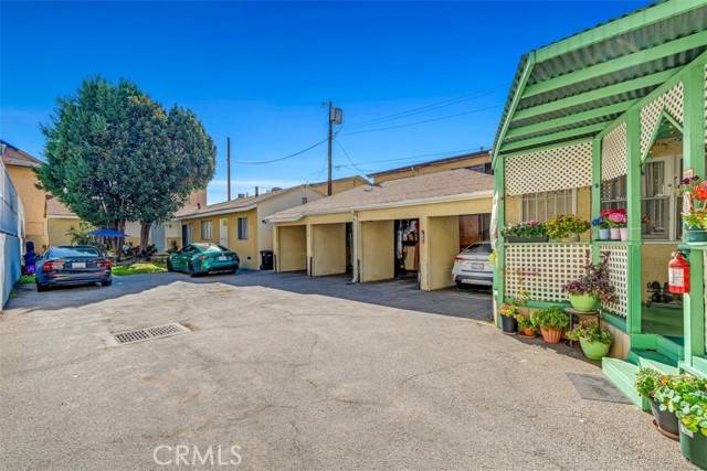 Burbank, CA 91504,1700 Grismer Avenue