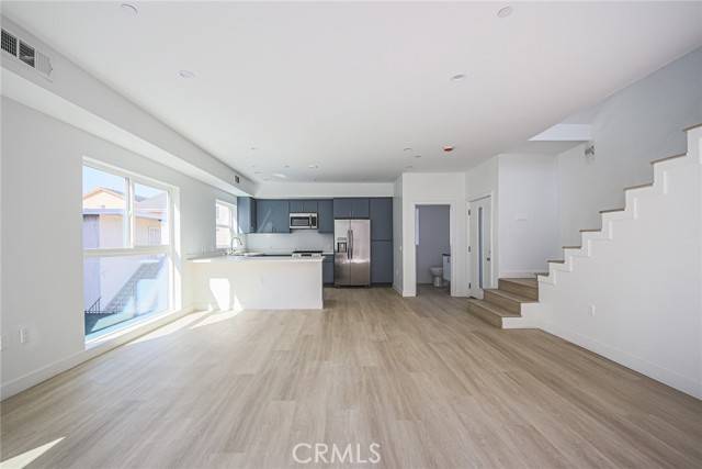 North Hollywood, CA 91601,5263 Cartwright Avenue