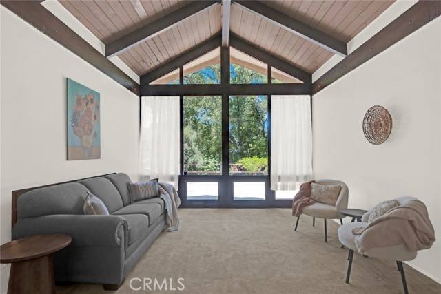 Sunland, CA 91040,8402 McGroarty Street
