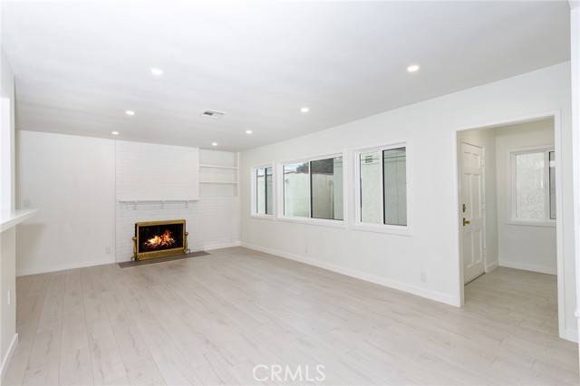 North Hollywood, CA 91601,5746 Klump Avenue