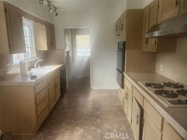 Burbank, CA 91506,427 S Mariposa Street