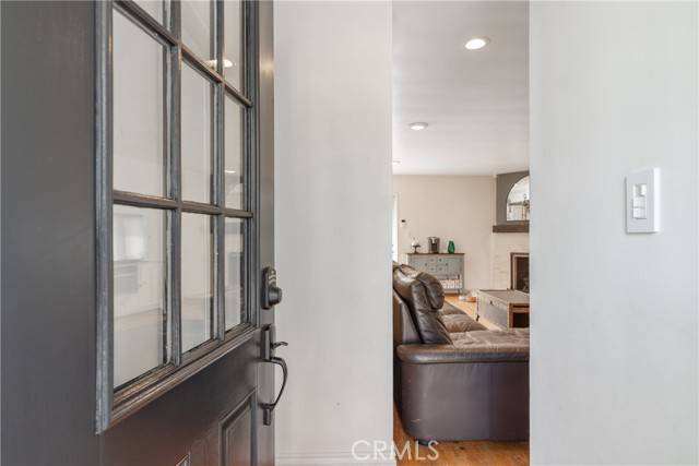 Van Nuys, CA 91405,14844 Lull Street