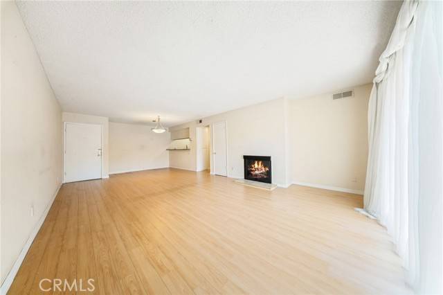 Glendale, CA 91208,3481 Stancrest Drive #332