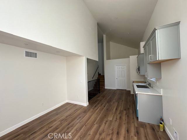 Los Angeles, CA 90062,5507 S Manhattan Place