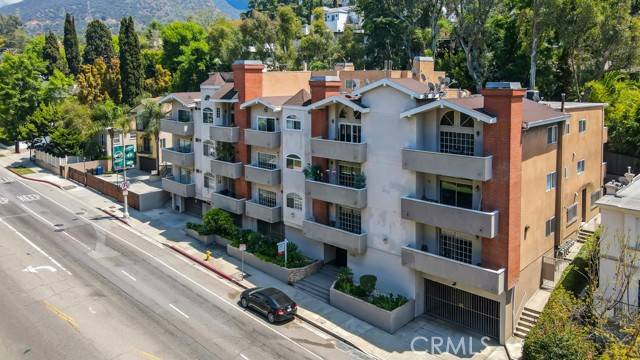 Los Angeles, CA 90068,3284 Barham Boulevard #201