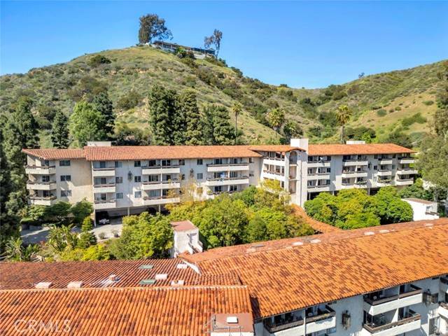 Los Angeles, CA 90068,2700 Cahuenga Boulevard #3209