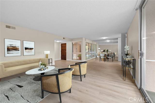 Encino, CA 91316,5301 Balboa Boulevard #D1