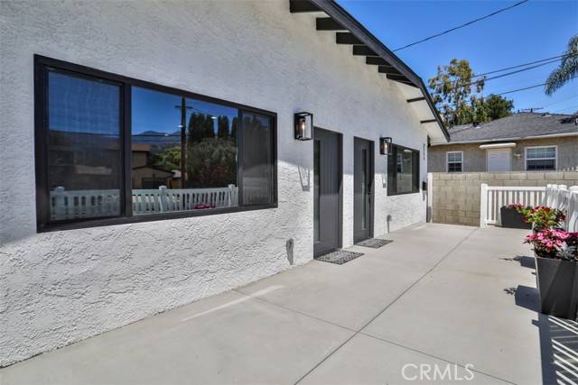 Burbank, CA 91504,2111 Scott Road