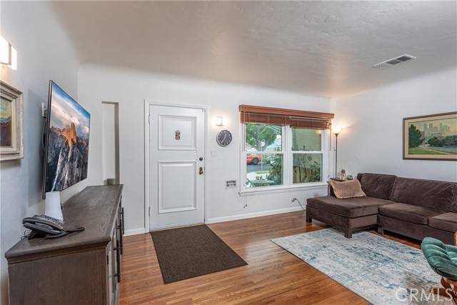 Burbank, CA 91506,730 N Orchard Drive