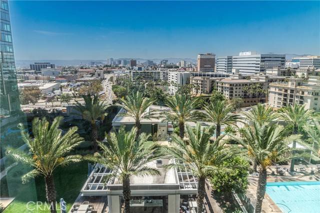 Los Angeles, CA 90017,877 Francisco Street #1512