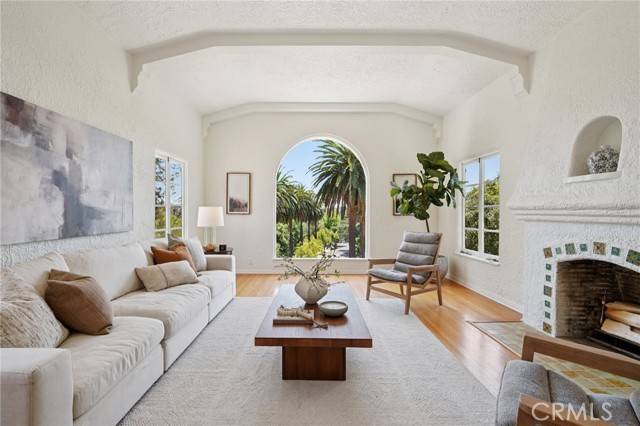 Los Angeles, CA 90041,5337 La Roda Avenue