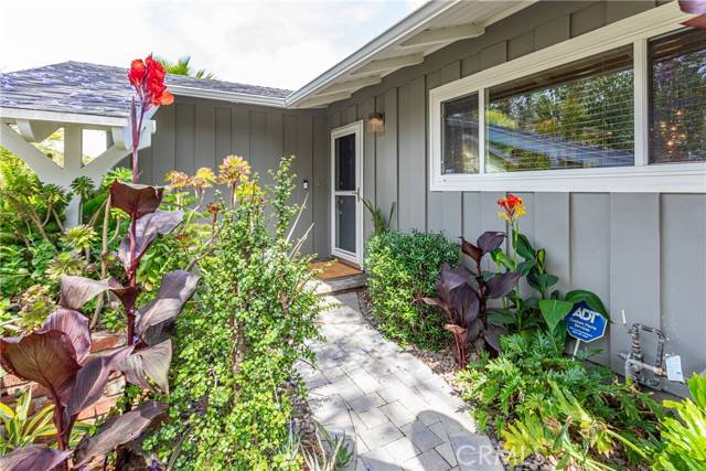 Van Nuys, CA 91406,16733 Archwood Street