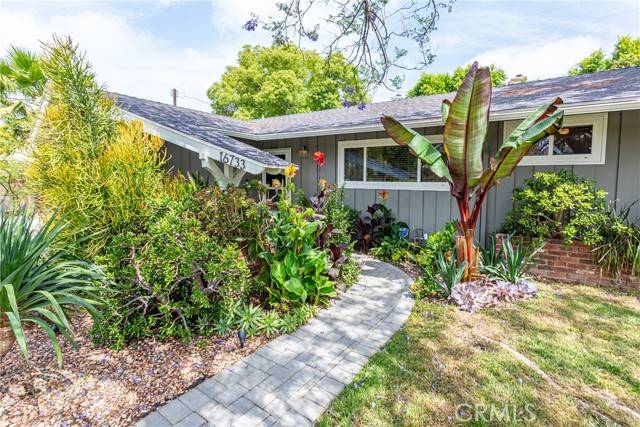 Van Nuys, CA 91406,16733 Archwood Street