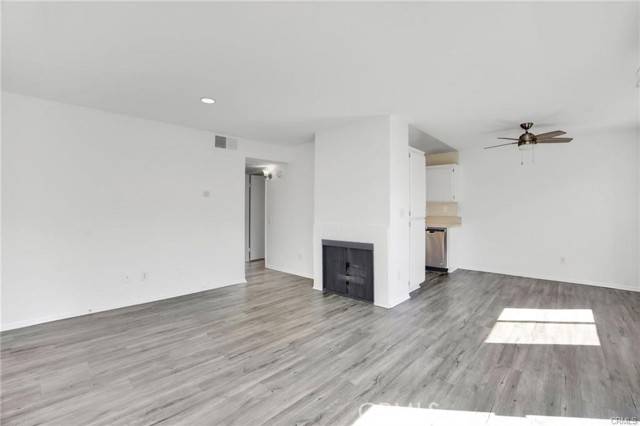 Toluca Lake, CA 91602,4406 Cahuenga Boulevard #107