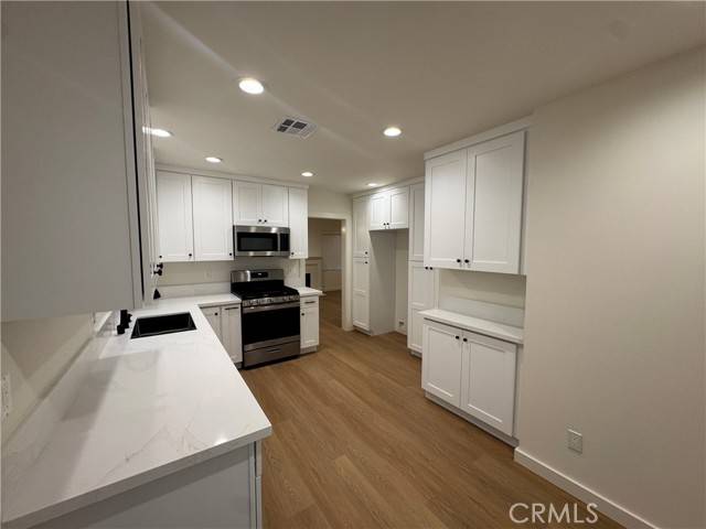 Mission Hills (san Fernando), CA 91345,15234 Kingsbury Street