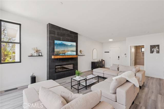 Los Angeles, CA 90032,4834 Farquhar Street