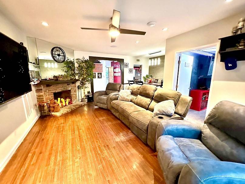 Sun Valley, CA 91352,8466 Springford Drive