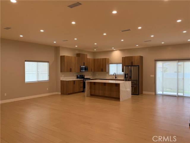 Burbank, CA 91501,820 E Tujunga Avenue