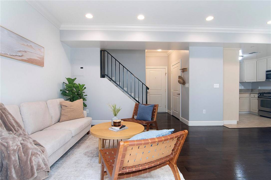 North Hollywood, CA 91601,5335 Cartwright Ave #3