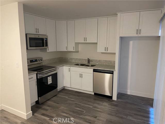 Van Nuys, CA 91405,7300 Lennox Avenue #I5