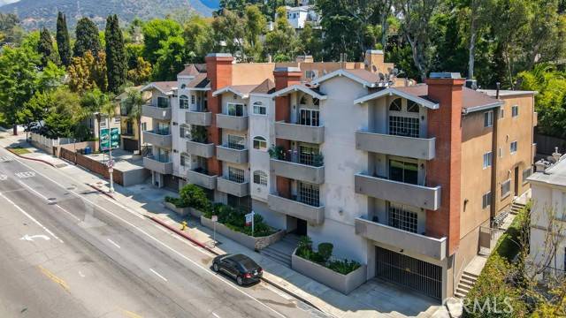Los Angeles, CA 90068,3284 Barham Boulevard #201
