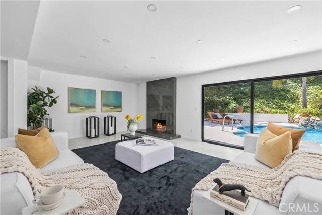 Tarzana, CA 91356,20101 Greenbriar Drive