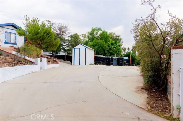 Perris, CA 92570,415 Shawnee Road