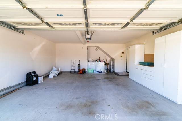 Simi Valley, CA 93063,2064 Freesia Avenue