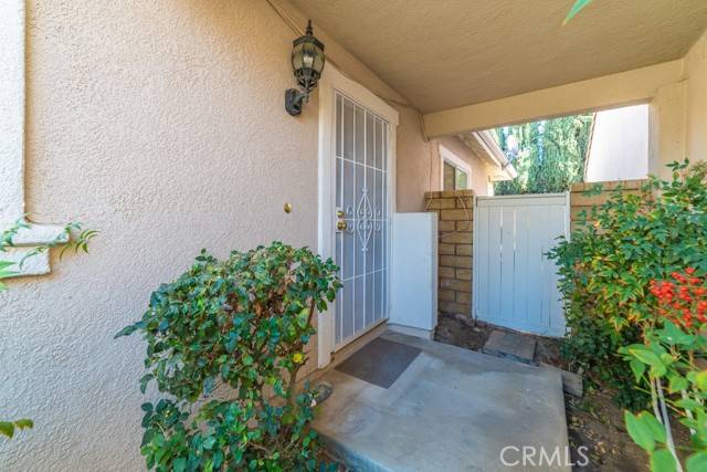 Simi Valley, CA 93063,2064 Freesia Avenue