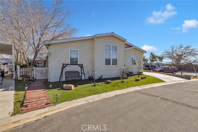 Rosamond, CA 93560,3300 15th #40