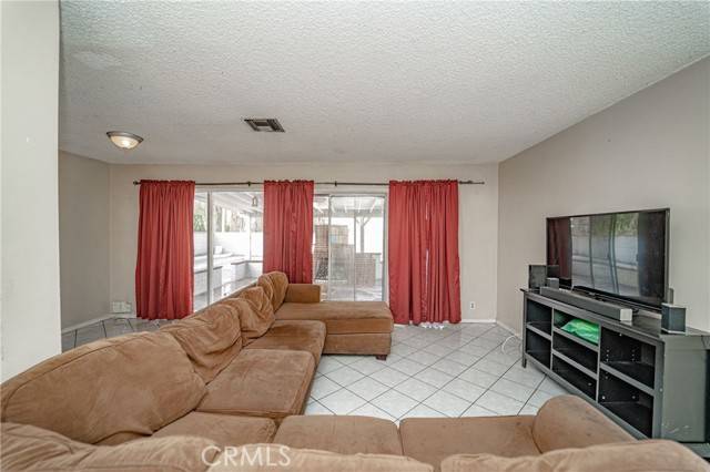 Ontario, CA 91762,962 W I Street