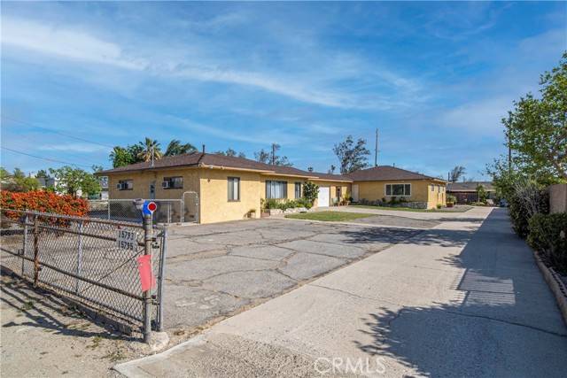 Fontana, CA 92335,15793 Ceres Avenue